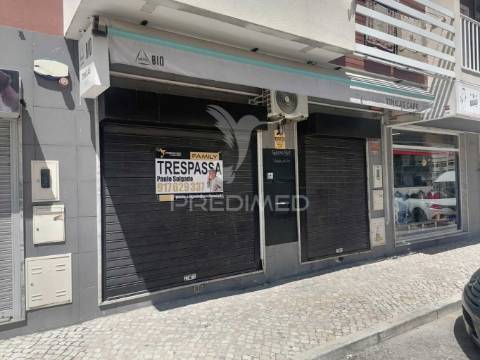 Trespasse - oportunidade única em setúbal - café_cervejaria c./ terraço coberto 50m2