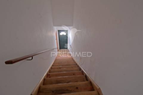Moradia v5 com infraestrutura equestre no centro da golegã