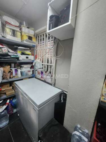 Confeitaria, pao quente em funcionamento