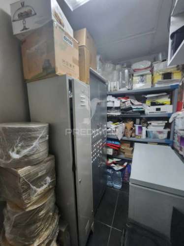 Confeitaria, pao quente em funcionamento