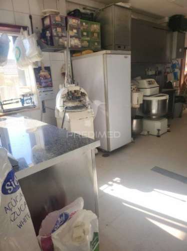 Confeitaria, pao quente em funcionamento