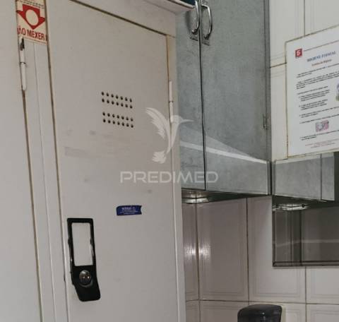 Confeitaria, pao quente em funcionamento