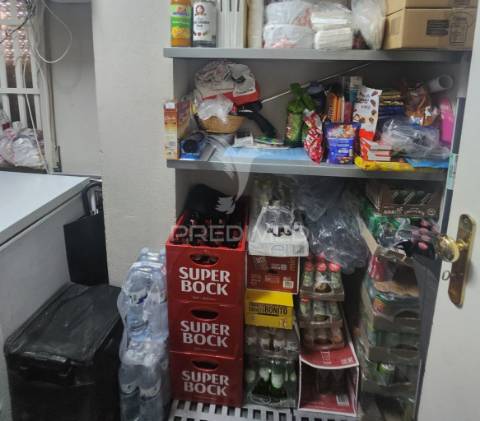 Confeitaria, pao quente em funcionamento