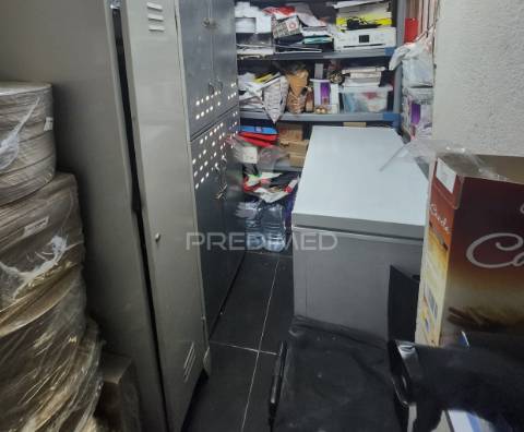 Confeitaria, pao quente em funcionamento