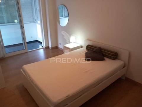 Apartamento t2 mobilado e com cozinha equipada