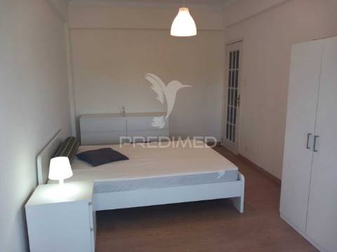 Apartamento t2 mobilado e com cozinha equipada