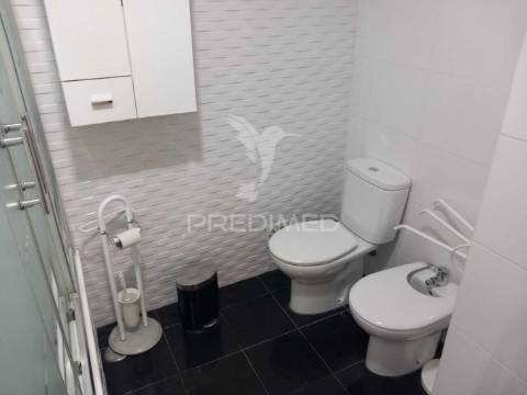 Apartamento t2 mobilado e com cozinha equipada