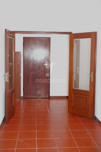 Apartamento t2 com garagem e vista rio em gondomar