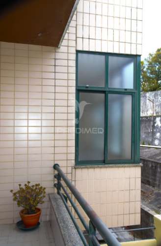 Apartamento t2 com garagem e vista rio em gondomar