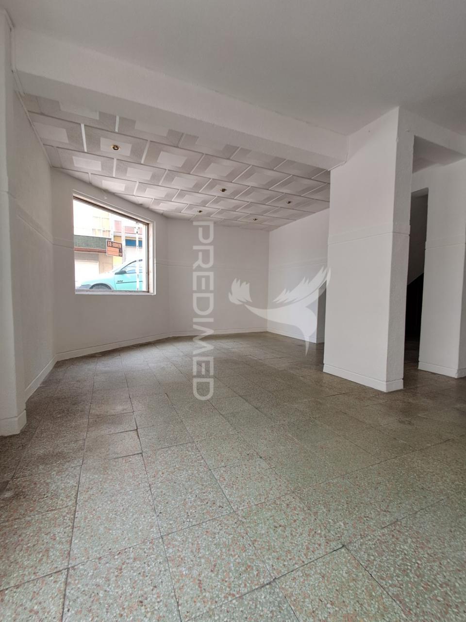 Loja bem localizada no seixal, bairro novo
