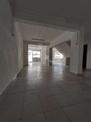 Loja bem localizada no seixal, bairro novo