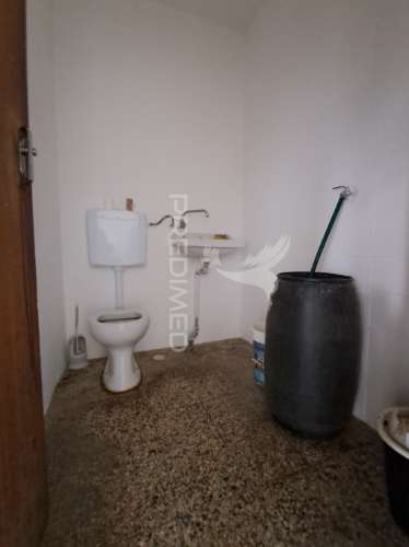 Loja bem localizada no seixal, bairro novo