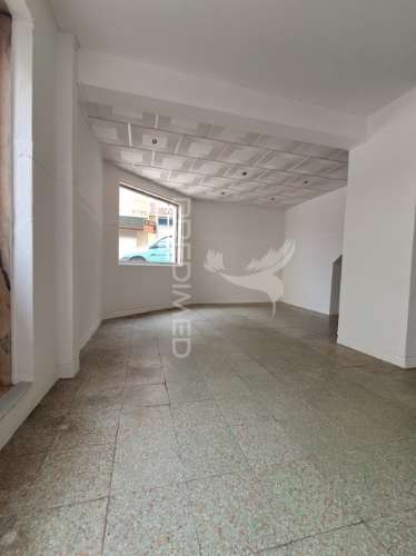 Loja bem localizada no seixal, bairro novo