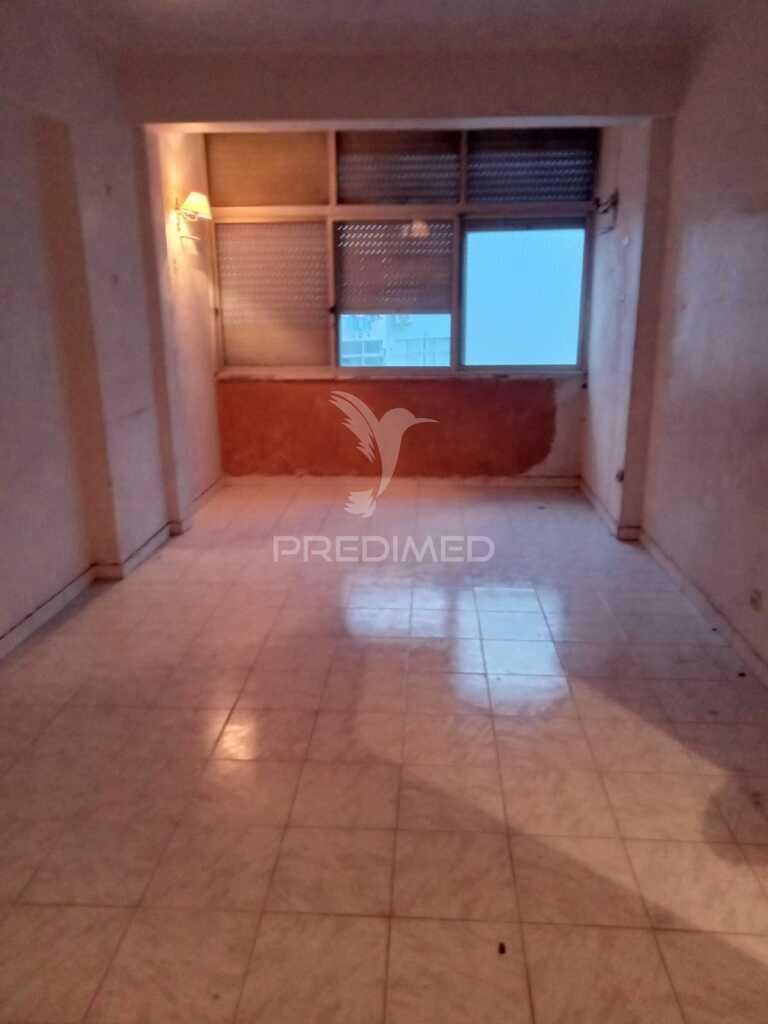 Apartamento t1 com parqueamento na arrentela