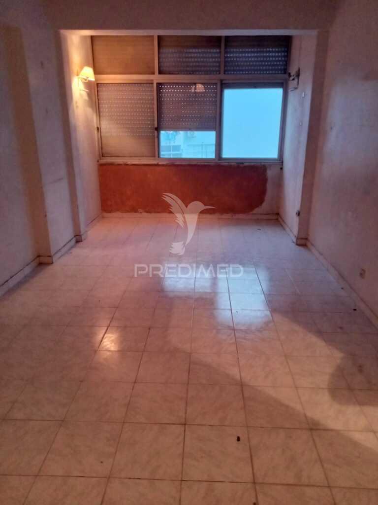 Apartamento t1 com parqueamento na arrentela