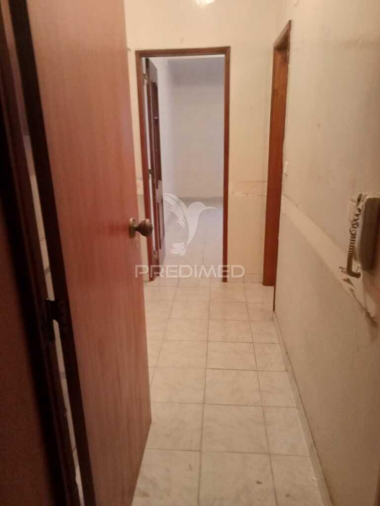 Apartamento t1 com parqueamento na arrentela