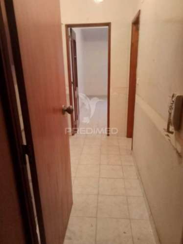 Apartamento t1 com parqueamento na arrentela