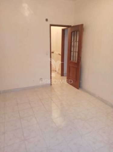 Apartamento t1 com parqueamento na arrentela