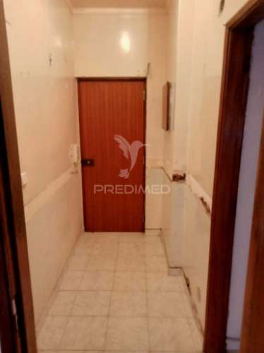 Apartamento t1 com parqueamento na arrentela