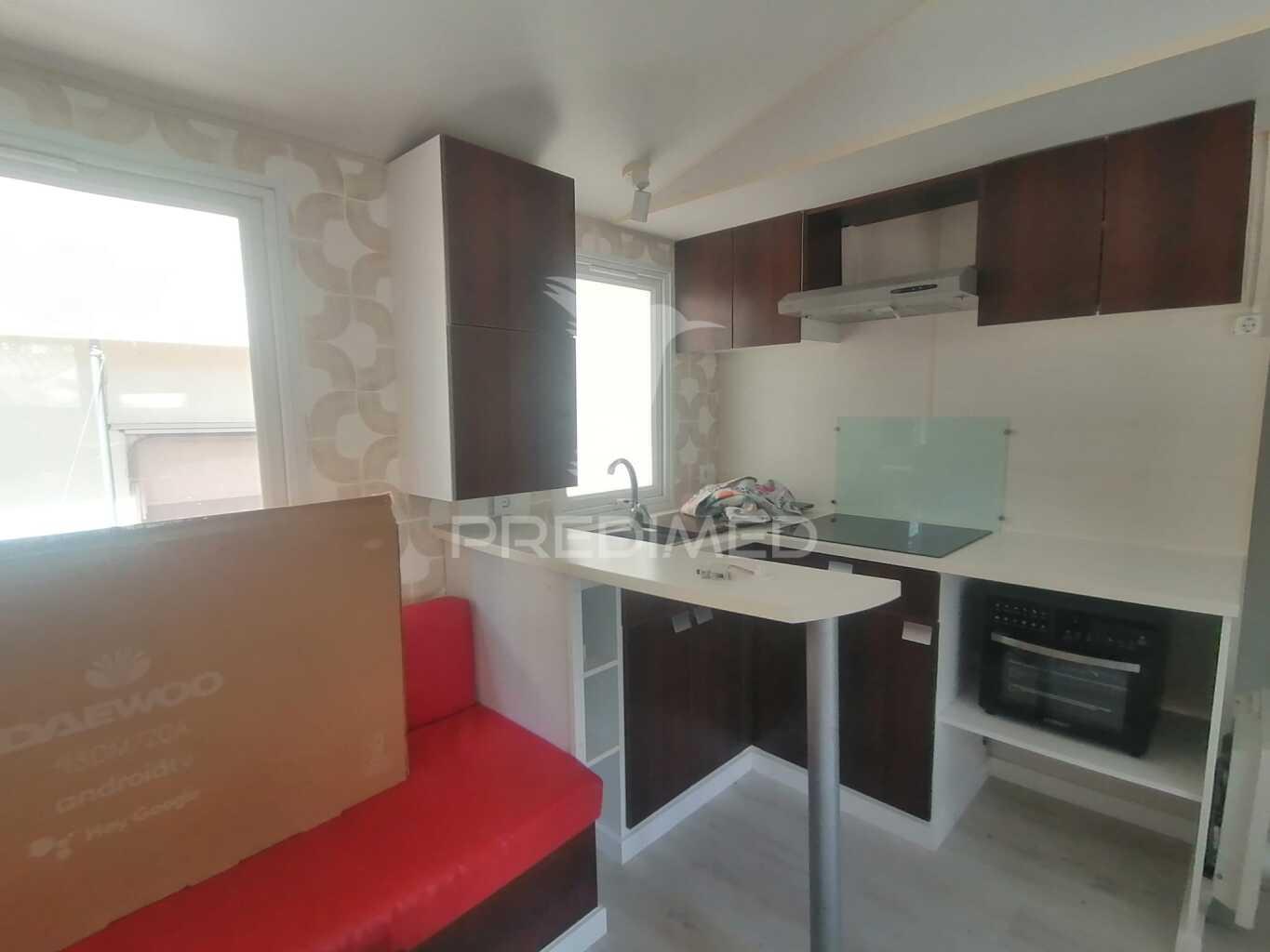 Mobil home t3 remodelada e equipada ,em parque no pinhal novo,