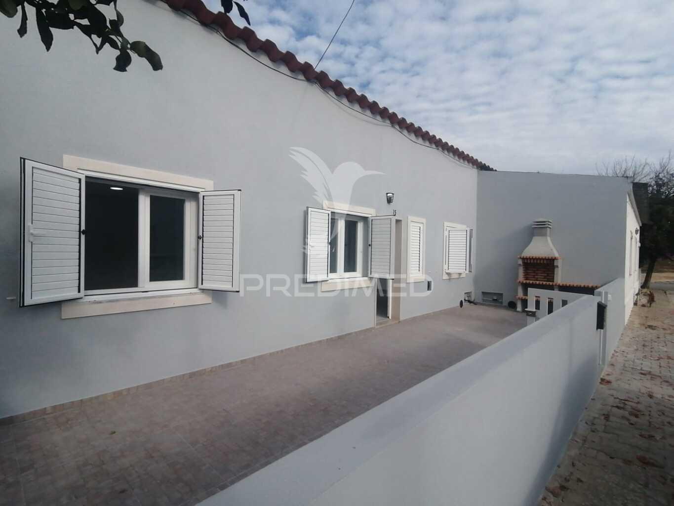 Vende se moradia setúbal/pinheirinhos 265000€