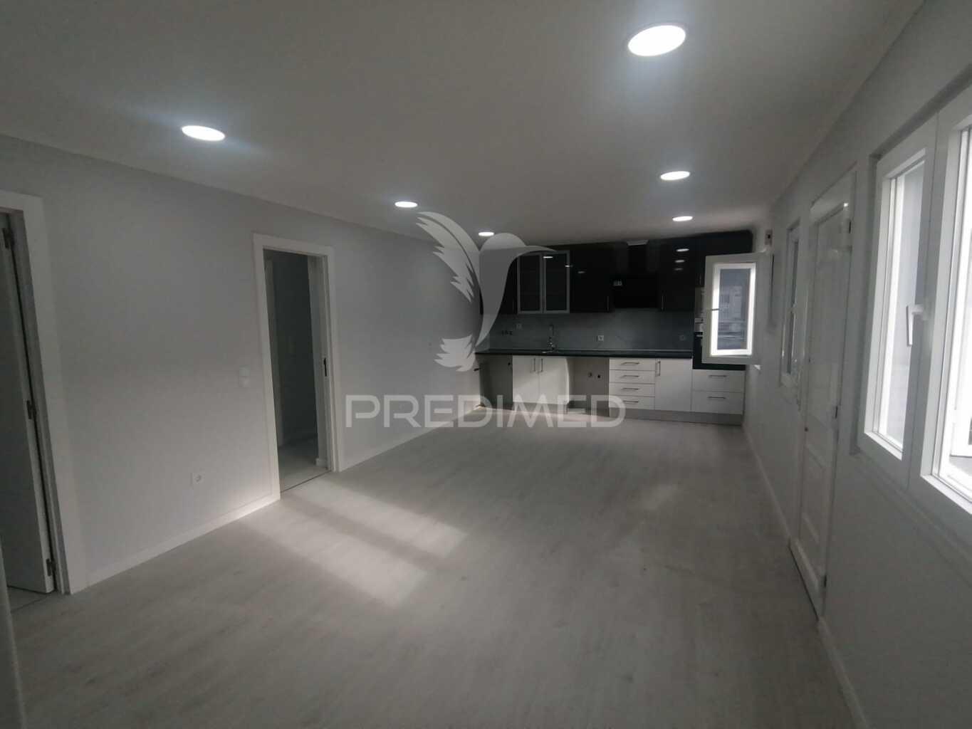 Vende se moradia setúbal/pinheirinhos 265000€