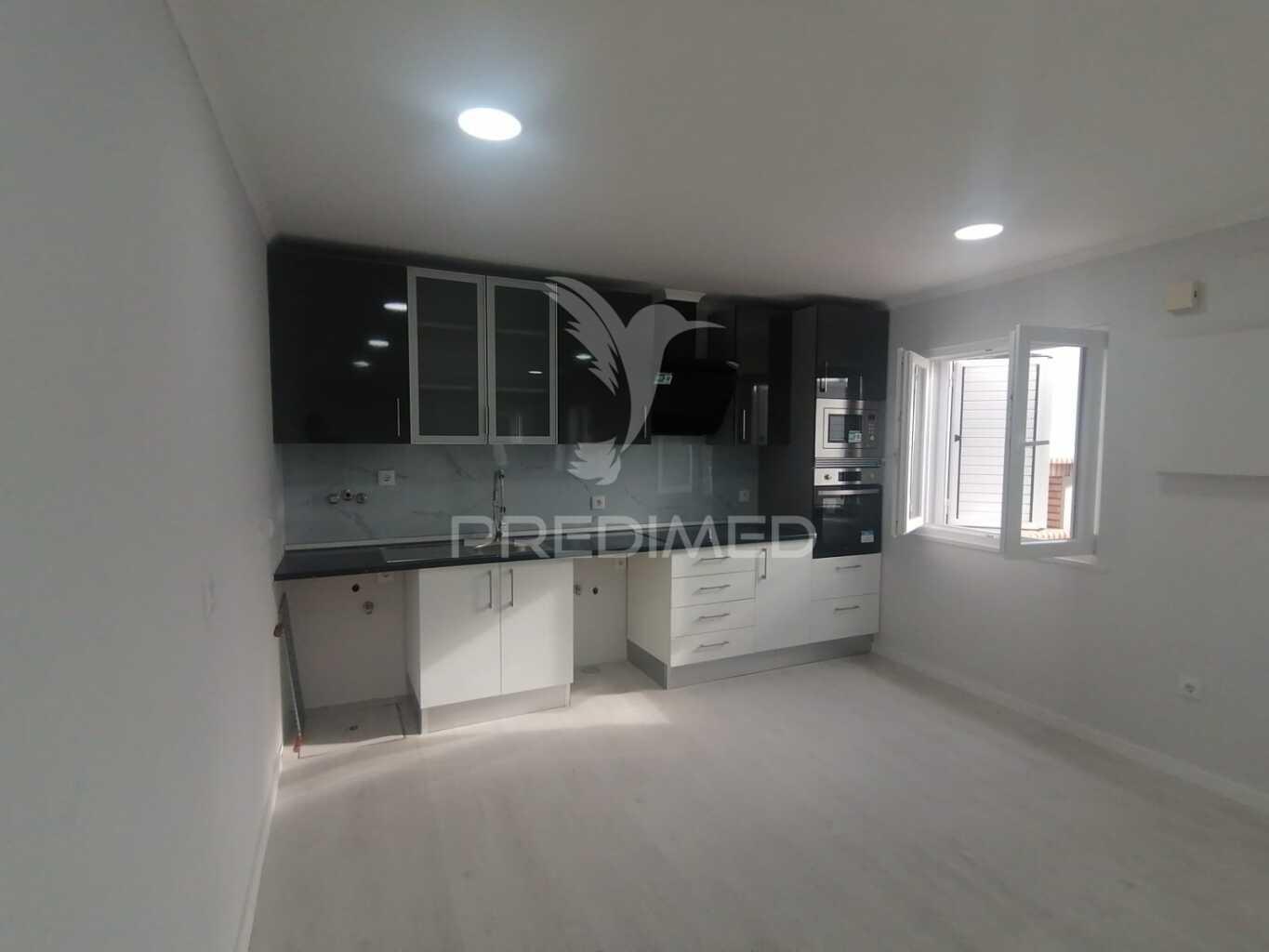 Vende se moradia setúbal/pinheirinhos 265000€