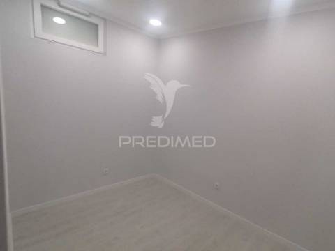 Vende se moradia setúbal/pinheirinhos 265000€