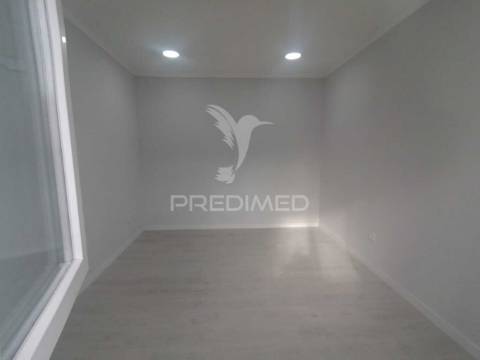 Vende se moradia setúbal/pinheirinhos 265000€