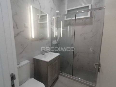 Vende se moradia setúbal/pinheirinhos 265000€