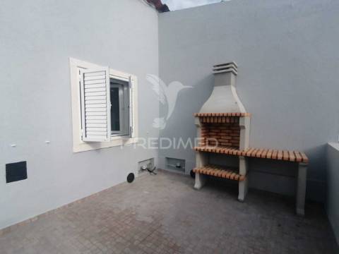 Vende se moradia setúbal/pinheirinhos 265000€