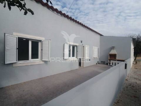 Vende se moradia setúbal/pinheirinhos 265000€