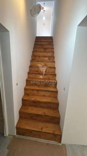 Moradia t3 totalmente remodelada c/ jardim, terraço e garagem