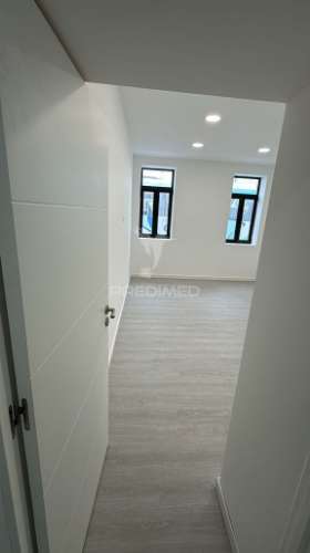 Moradia t3 totalmente remodelada c/ jardim, terraço e garagem