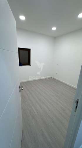 Moradia t3 totalmente remodelada c/ jardim, terraço e garagem