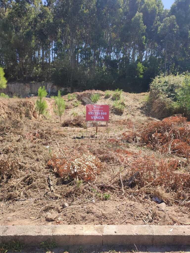 Terreno – moradia de 3 frentes – valadares