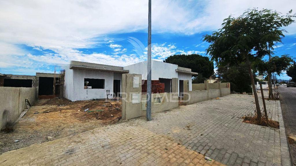 Moradia isolada t3 c/piscina e garagem, brejos de azeitão