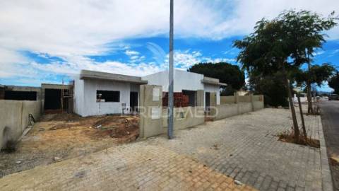 Moradia isolada t3 c/piscina e garagem, brejos de azeitão