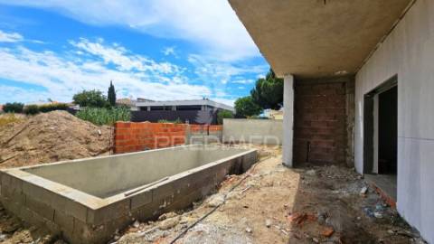 Moradia isolada t3 c/piscina e garagem, brejos de azeitão