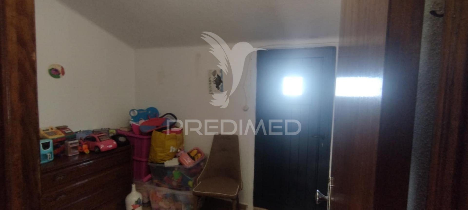 Moradia em póvoa e mradas