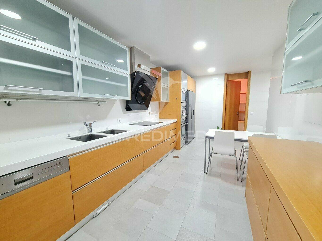 Apartamento t4 de sonho, no restelo. vista rio!