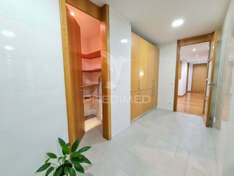 Apartamento t4 de sonho, no restelo. vista rio!