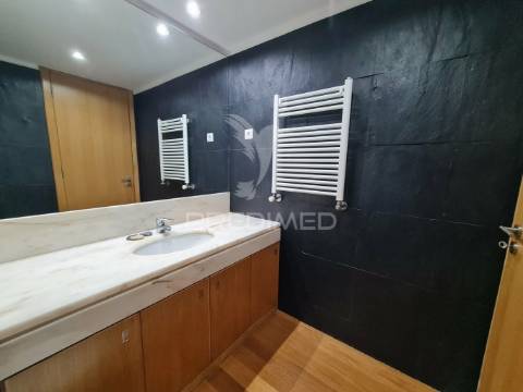 Apartamento t4 de sonho, no restelo. vista rio!
