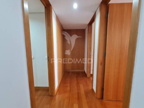 Apartamento t4 de sonho, no restelo. vista rio!