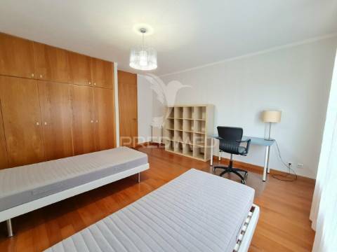 Apartamento t4 de sonho, no restelo. vista rio!