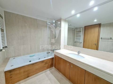 Apartamento t4 de sonho, no restelo. vista rio!