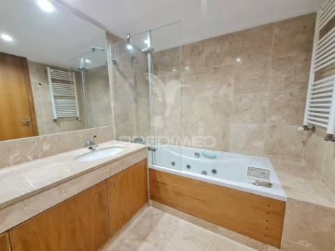 Apartamento t4 de sonho, no restelo. vista rio!