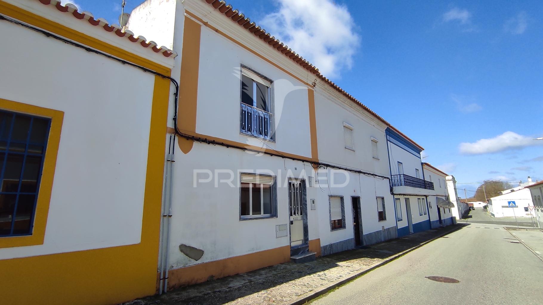 Moradia t4 de 2 pisos com garagem