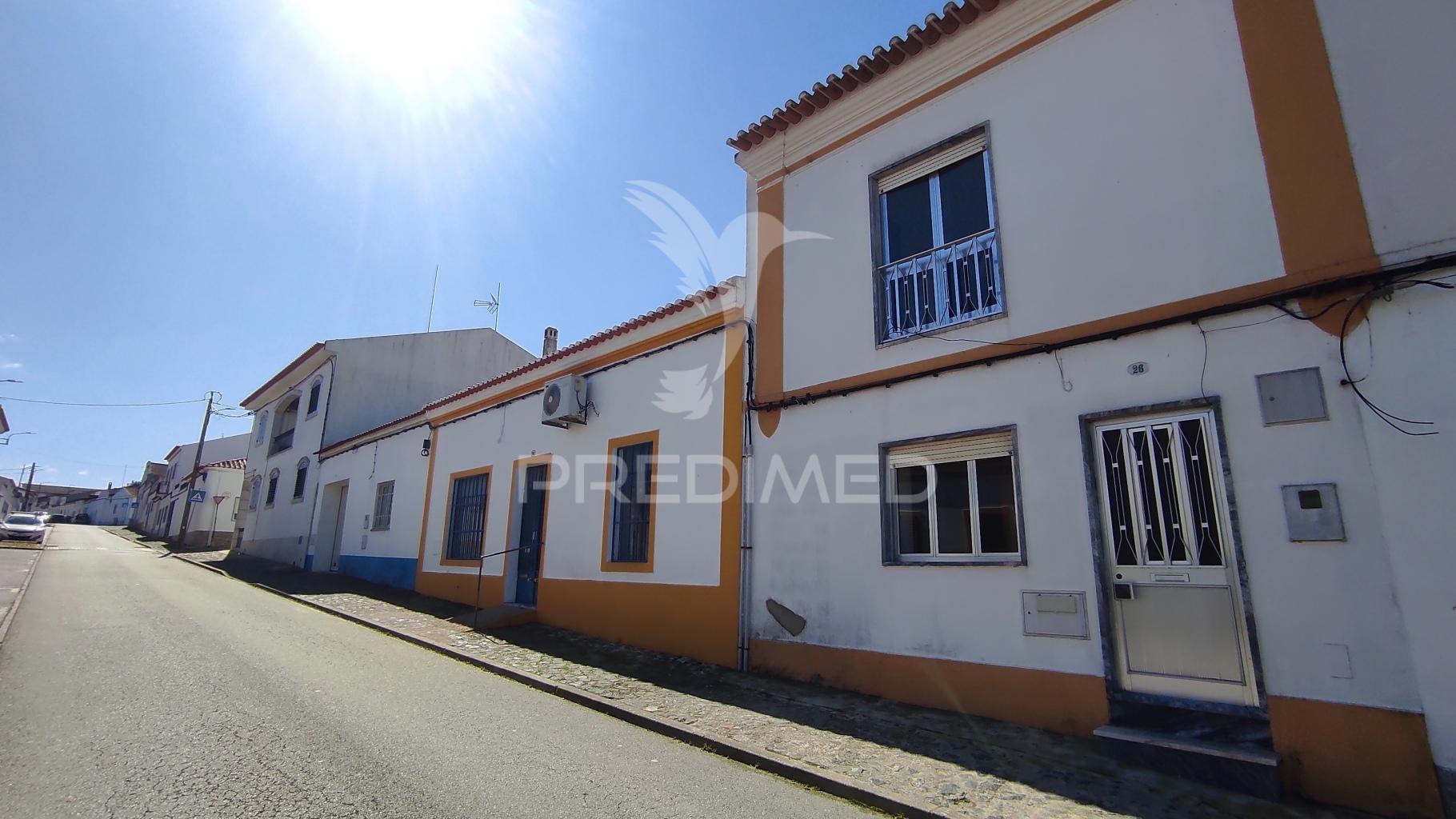Moradia t4 de 2 pisos com garagem
