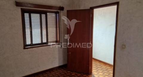 Moradia v3 com logradouro e garagem
